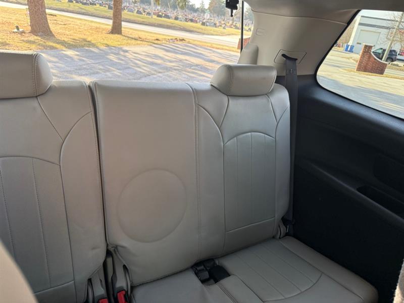 GMC Acadia SLT-2 AWD 2011