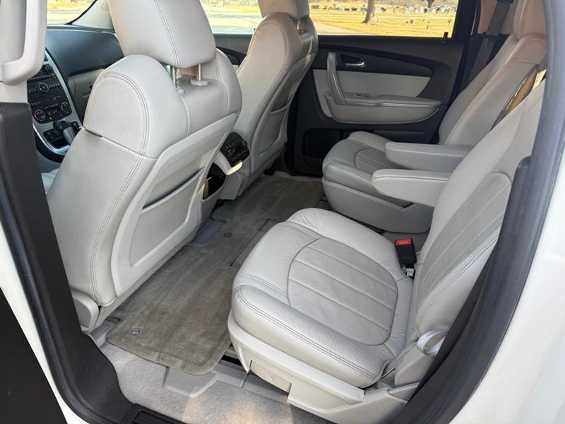 GMC Acadia SLT-2 AWD 2011