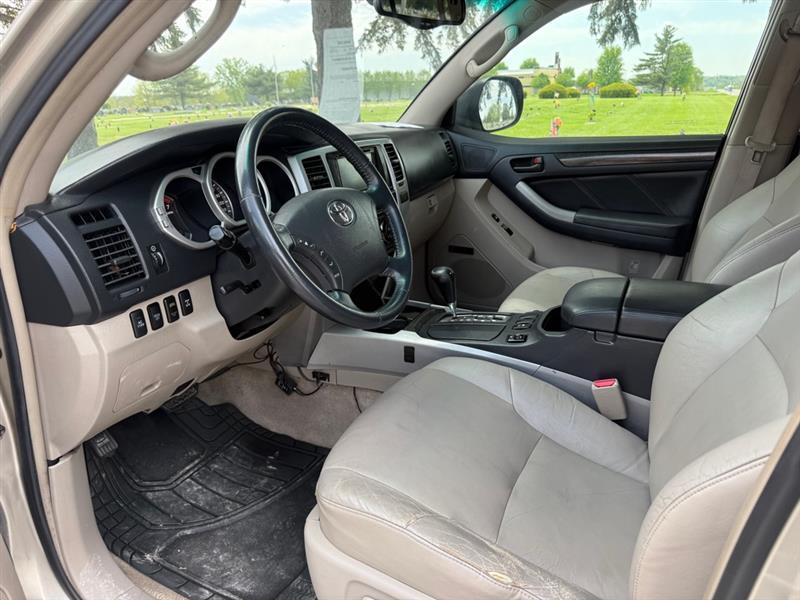Toyota 4Runner Limited V8 4WD 2005