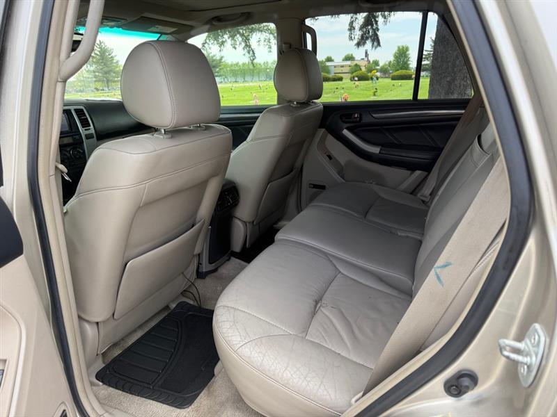 Toyota 4Runner Limited V8 4WD 2005