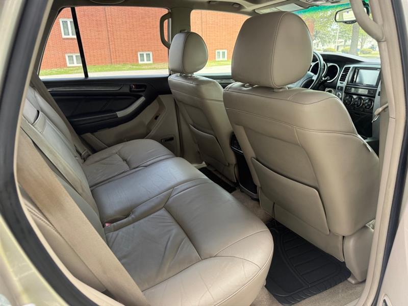 Toyota 4Runner Limited V8 4WD 2005