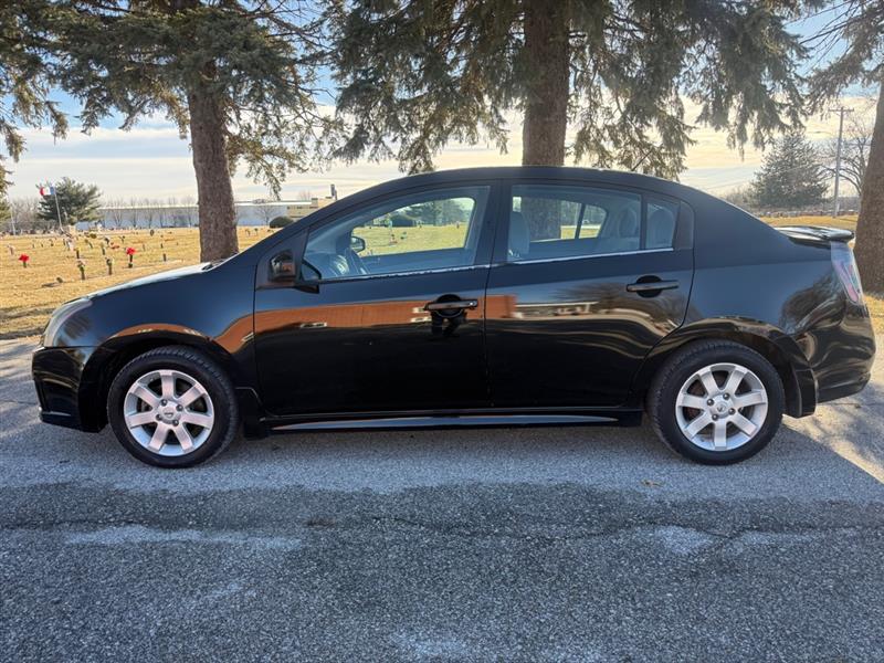 2011 Nissan Sentra SR's photo