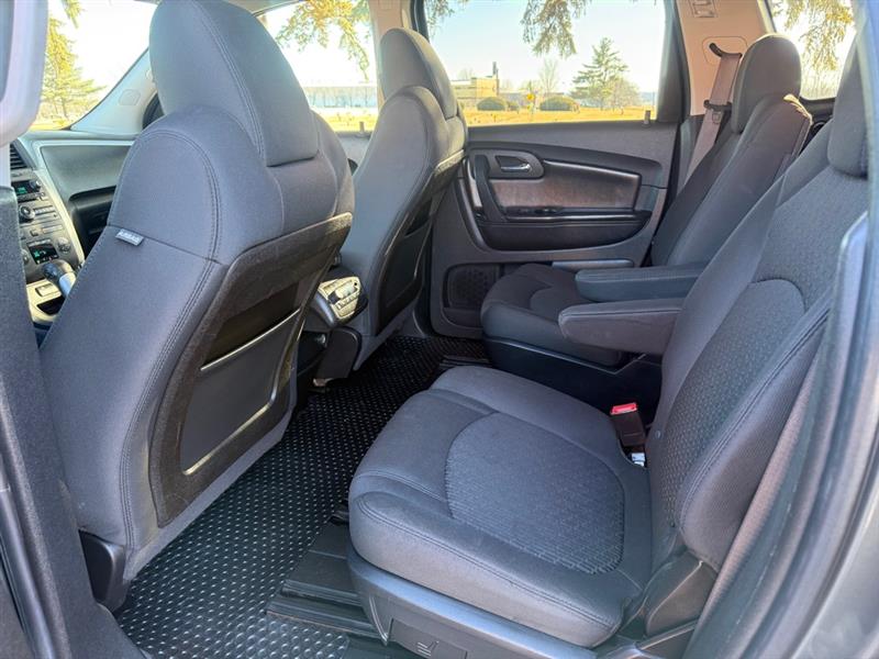 Chevrolet Traverse LT1 FWD 2010