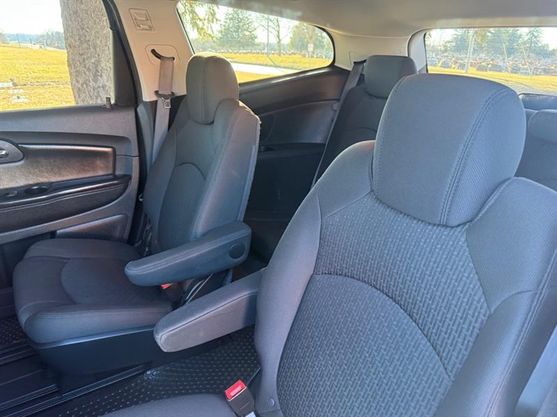 Chevrolet Traverse LT1 FWD 2010