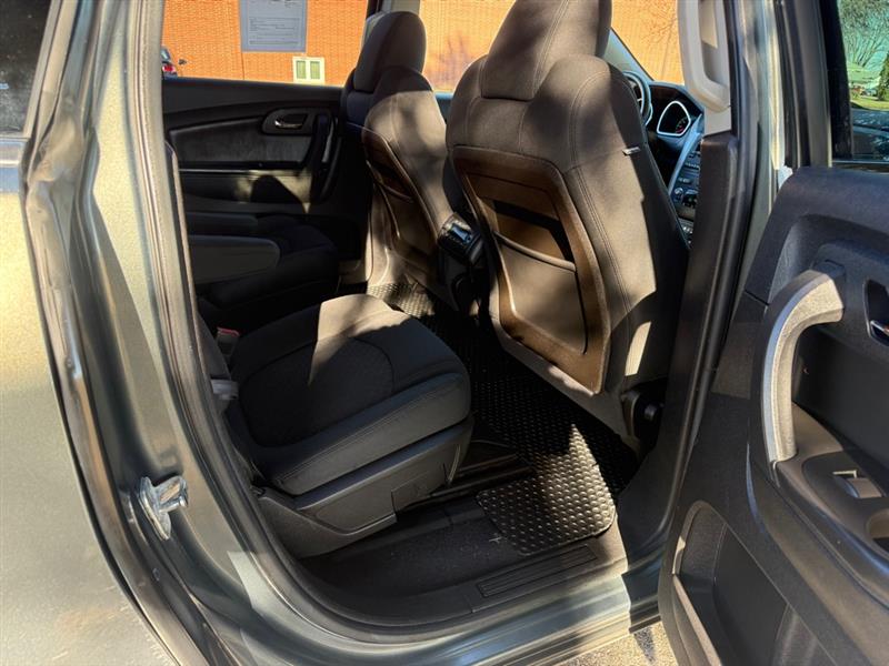 Chevrolet Traverse LT1 FWD 2010