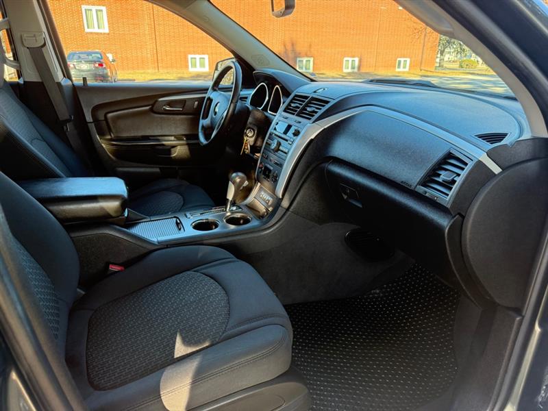 Chevrolet Traverse LT1 FWD 2010