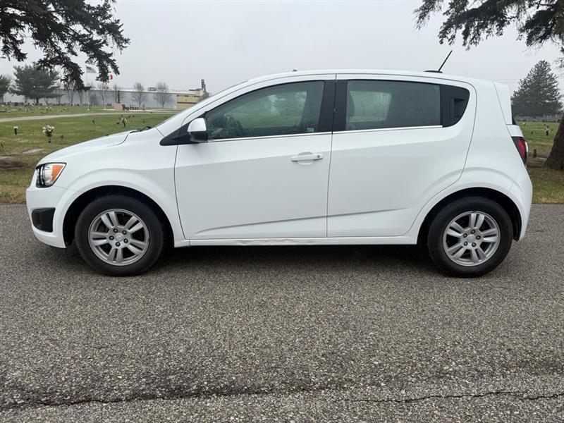 Chevrolet Sonic LT Auto 5-Door 2015