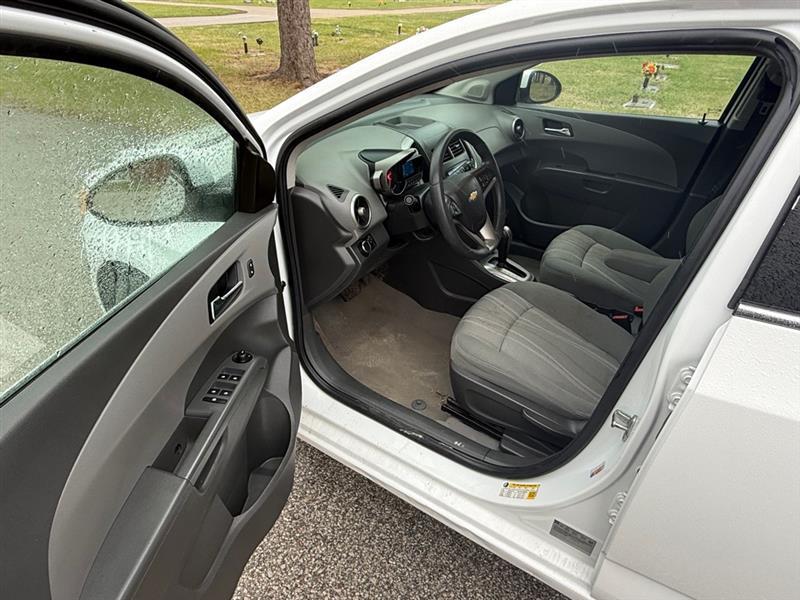 Chevrolet Sonic LT Auto 5-Door 2015
