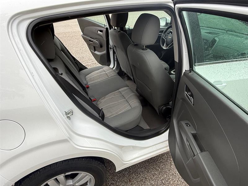 Chevrolet Sonic LT Auto 5-Door 2015