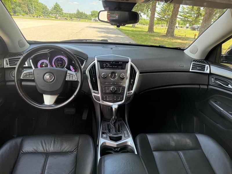 Cadillac SRX Base 2012