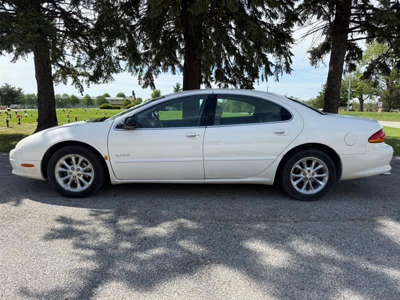 Chrysler LHS Sedan 2000