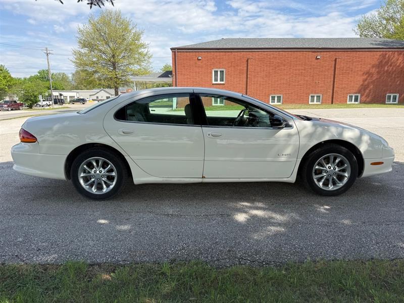 Chrysler LHS Sedan 2000