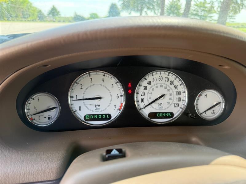 Chrysler LHS Sedan 2000