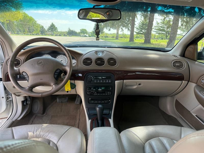 Chrysler LHS Sedan 2000