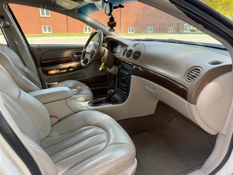 Chrysler LHS Sedan 2000