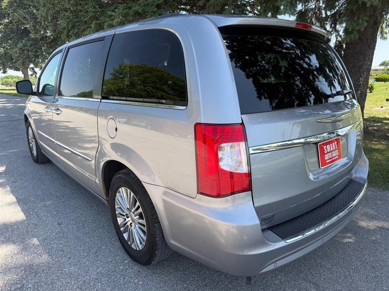 Chrysler Town & Country Touring-L 2014