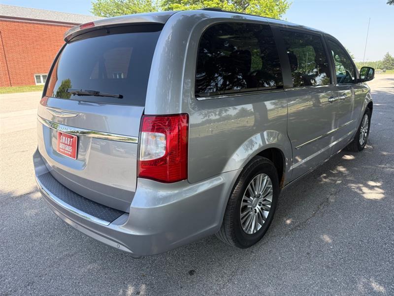 Chrysler Town & Country Touring-L 2014