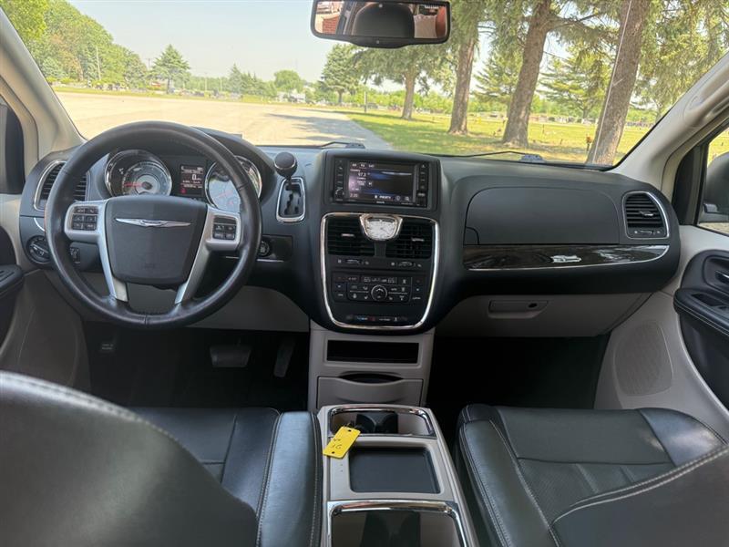 Chrysler Town & Country Touring-L 2014