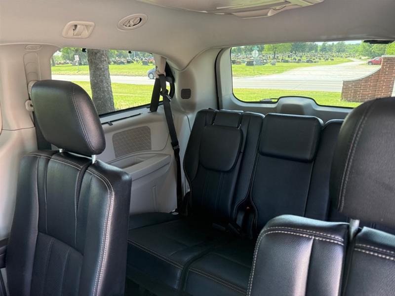 Chrysler Town & Country Touring-L 2014