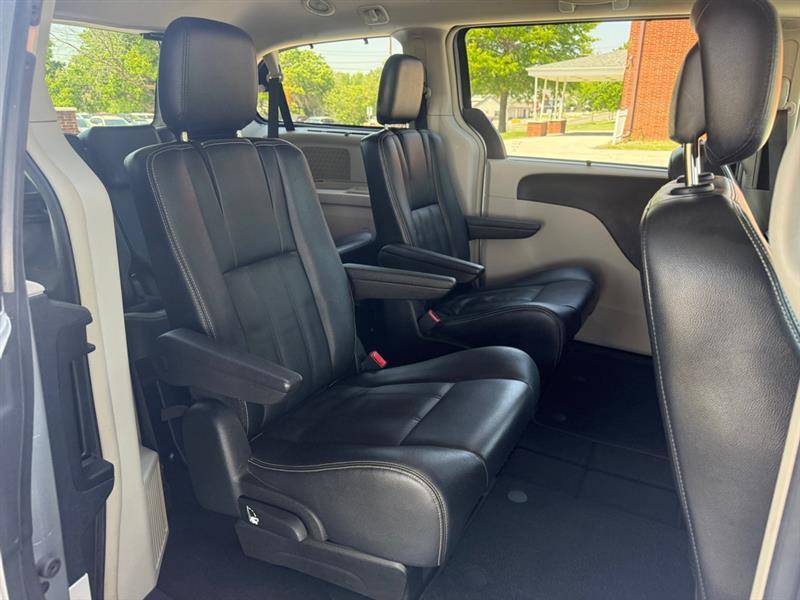 Chrysler Town & Country Touring-L 2014