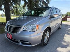 2014 Chrysler Town & Country 