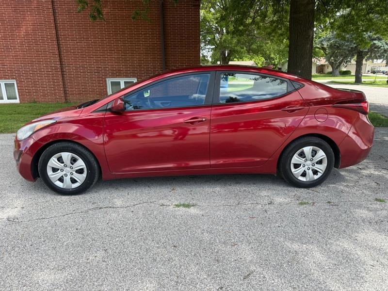 Hyundai Elantra SE 6AT 2016
