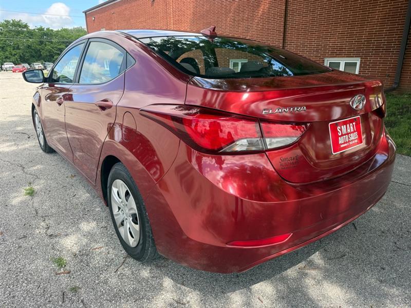 Hyundai Elantra SE 6AT 2016