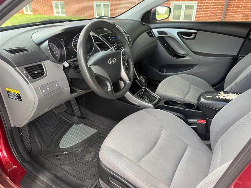 Hyundai Elantra SE 6AT 2016