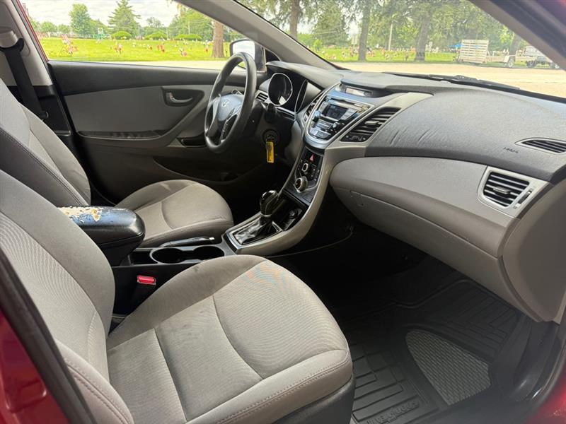 Hyundai Elantra SE 6AT 2016