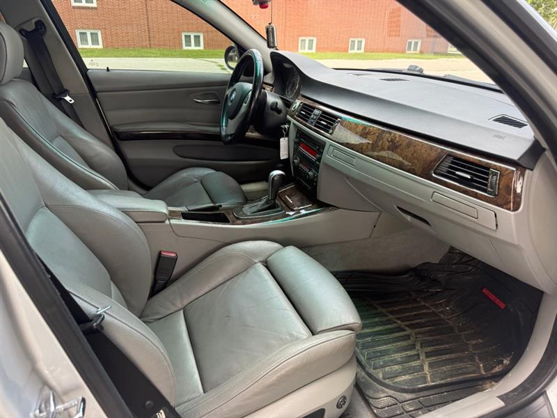 BMW 3-Series 325xi Sedan 2006