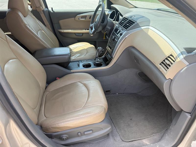Chevrolet Traverse 2LT AWD 2012