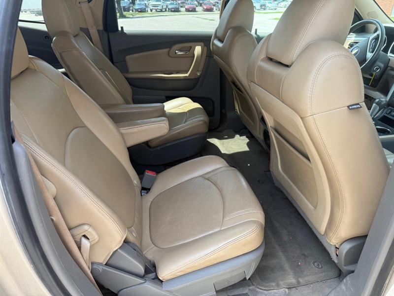 Chevrolet Traverse 2LT AWD 2012