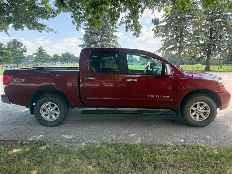 Nissan Titan XE Crew Cab 4WD 2005