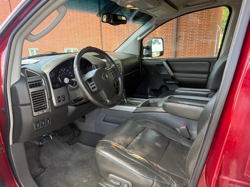 Nissan Titan XE Crew Cab 4WD 2005