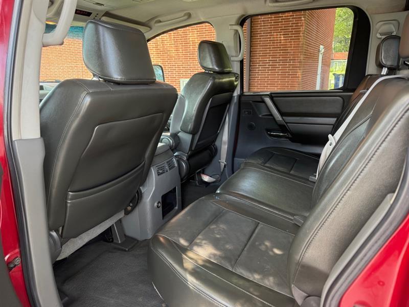 Nissan Titan XE Crew Cab 4WD 2005