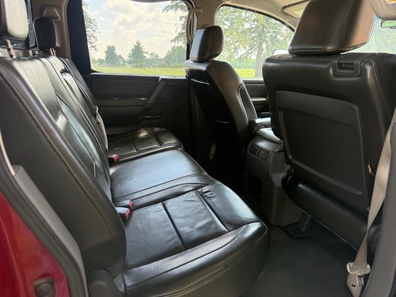 Nissan Titan XE Crew Cab 4WD 2005