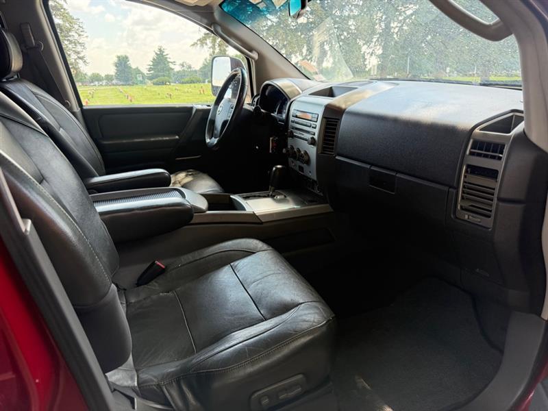 Nissan Titan XE Crew Cab 4WD 2005