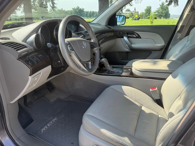 Acura MDX 6-Spd AT w/Tech Package 2011