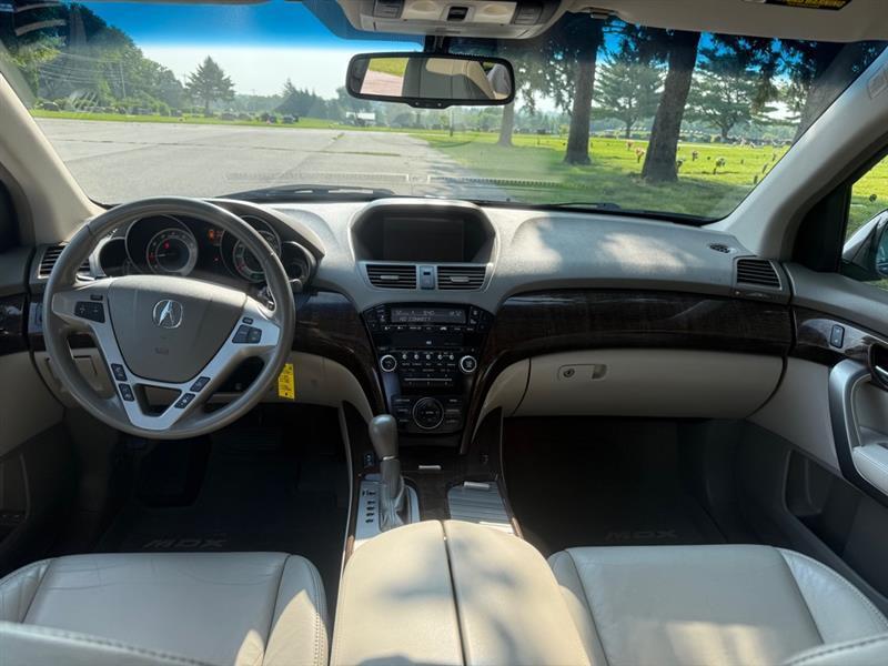 Acura MDX 6-Spd AT w/Tech Package 2011