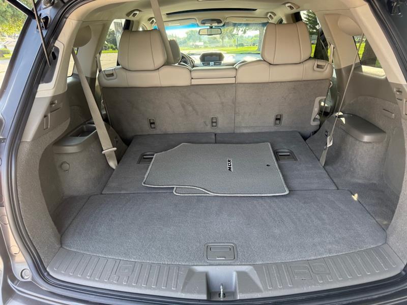 Acura MDX 6-Spd AT w/Tech Package 2011
