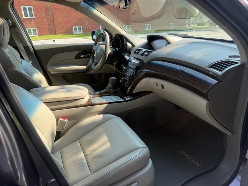 Acura MDX 6-Spd AT w/Tech Package 2011