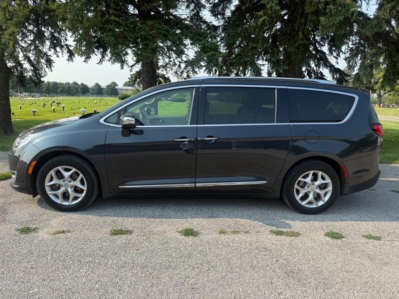 Chrysler Pacifica Limited 2020