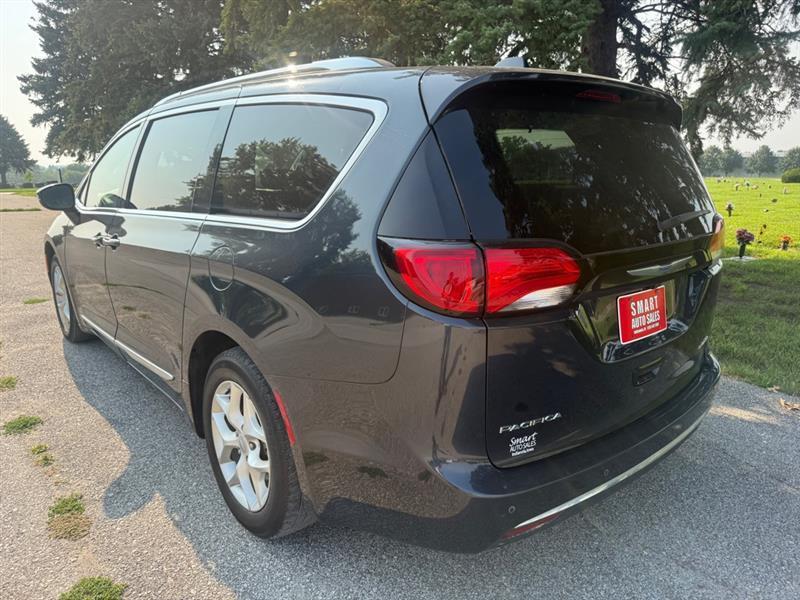 Chrysler Pacifica Limited 2020