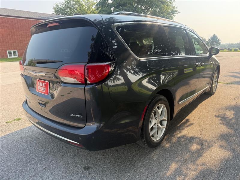 Chrysler Pacifica Limited 2020