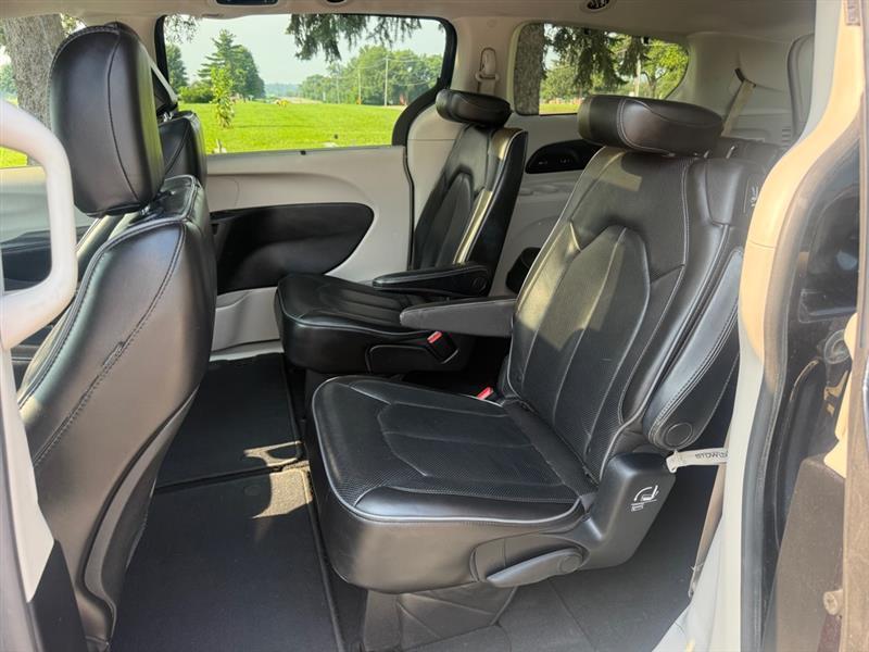Chrysler Pacifica Limited 2020