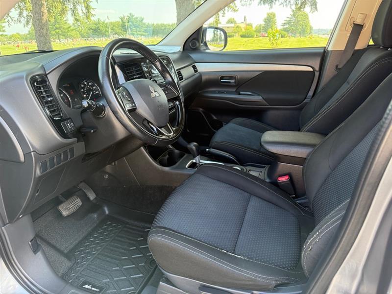 Mitsubishi Outlander SE AWD 2016