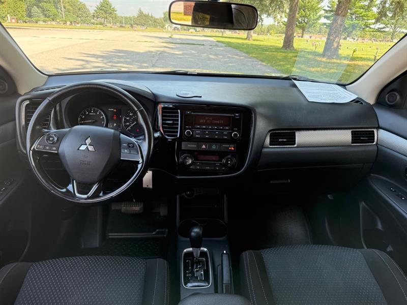 Mitsubishi Outlander SE AWD 2016