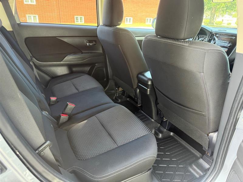 Mitsubishi Outlander SE AWD 2016