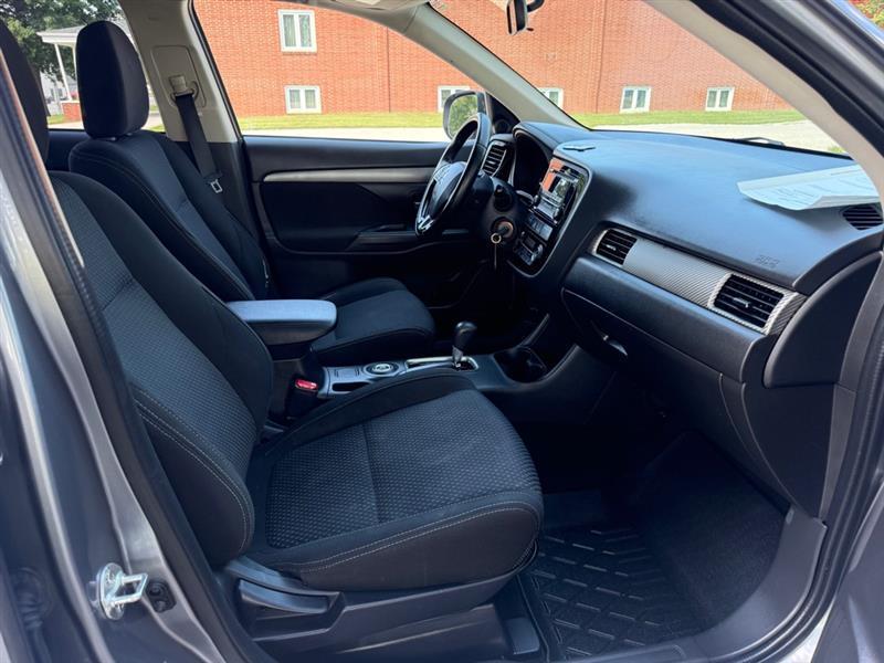 Mitsubishi Outlander SE AWD 2016