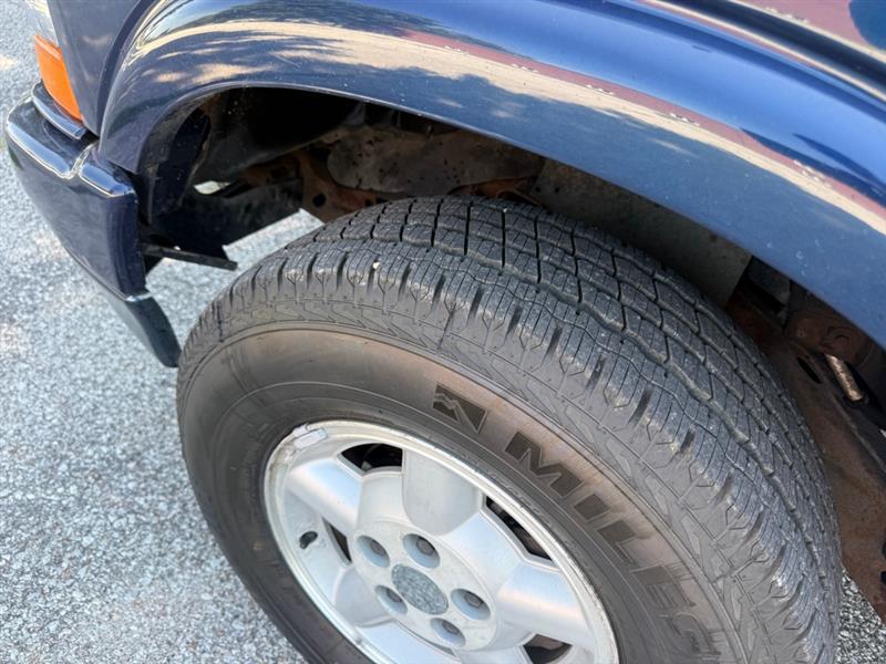 Chevrolet S-10 Crew Cab 4WD LS 2004